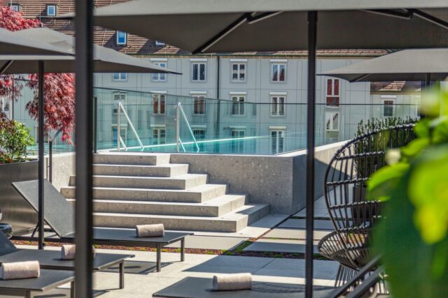 PooldurchSchirme