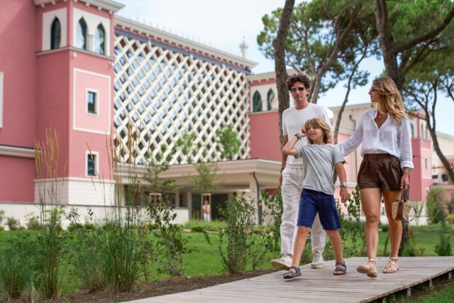 Familienspaziergang Durch Den Parco Vita Cavallino Bianco Caorle Venezia